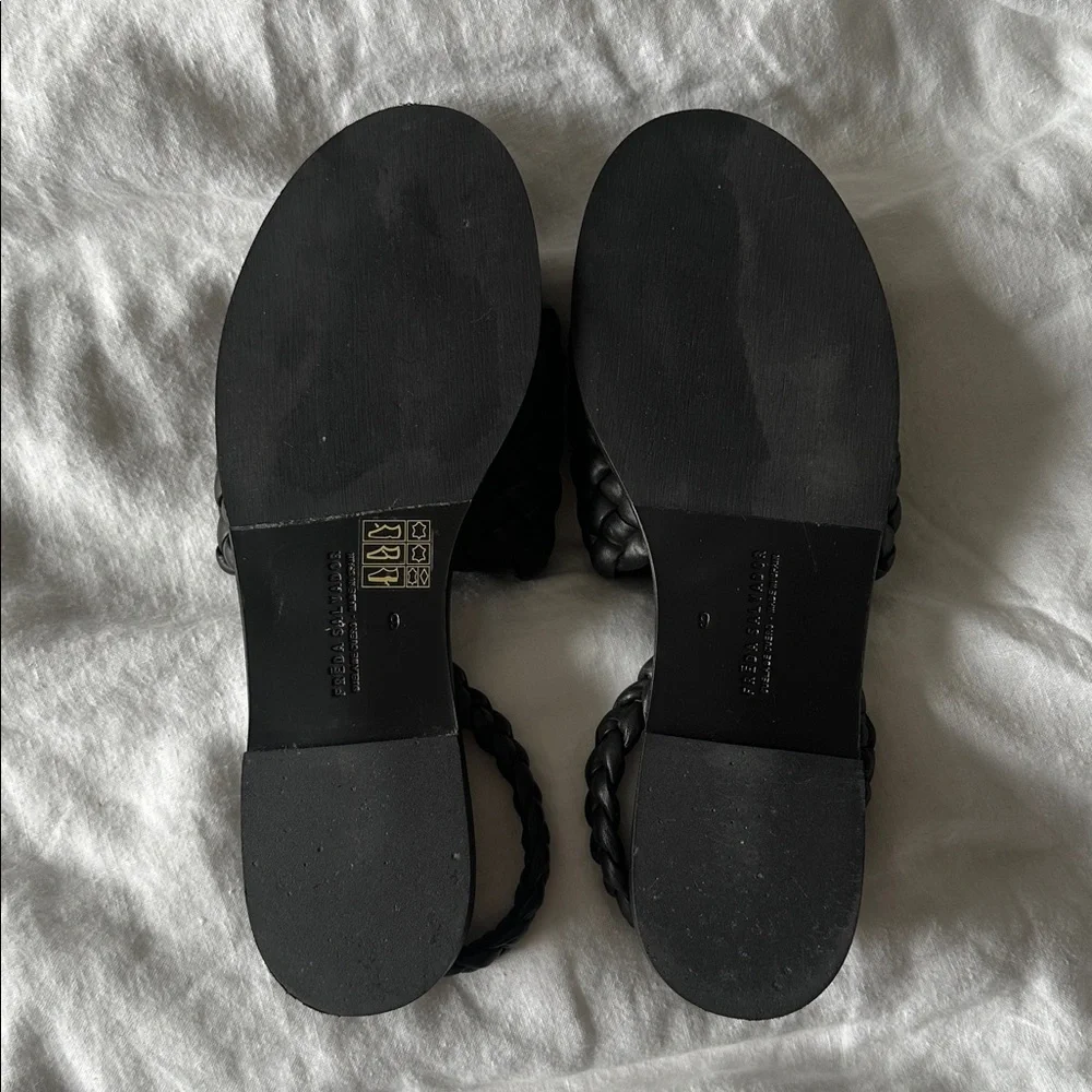Freda Salvador Vinny Sandals, EUC size 9 - Picture 9 of 12